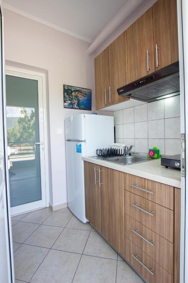 Vordos Rooms&Apartments Vrasná Buitenkant foto