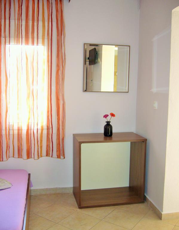 Vordos Rooms&Apartments Vrasná Buitenkant foto